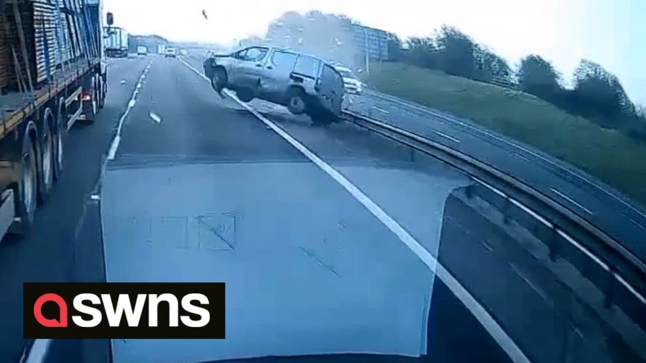 Shocking dashcam footage shows moment van flipped over motorway crash barrier