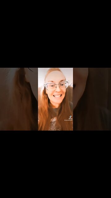 Family Friendly Drag Show Christmas Edition / is Dragphobic a thing now? Do we care?