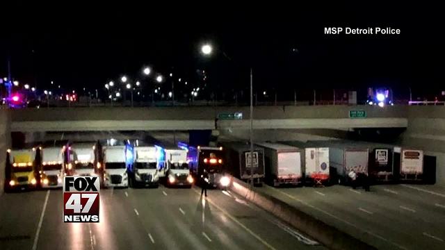 Truckers aid police in stopping suicide on Michigan freeway