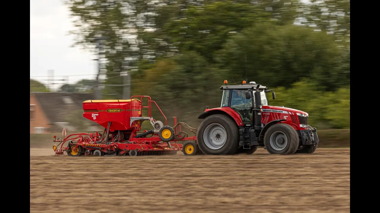 Massey Ferguson 7720 with Vaderstad 400s drill