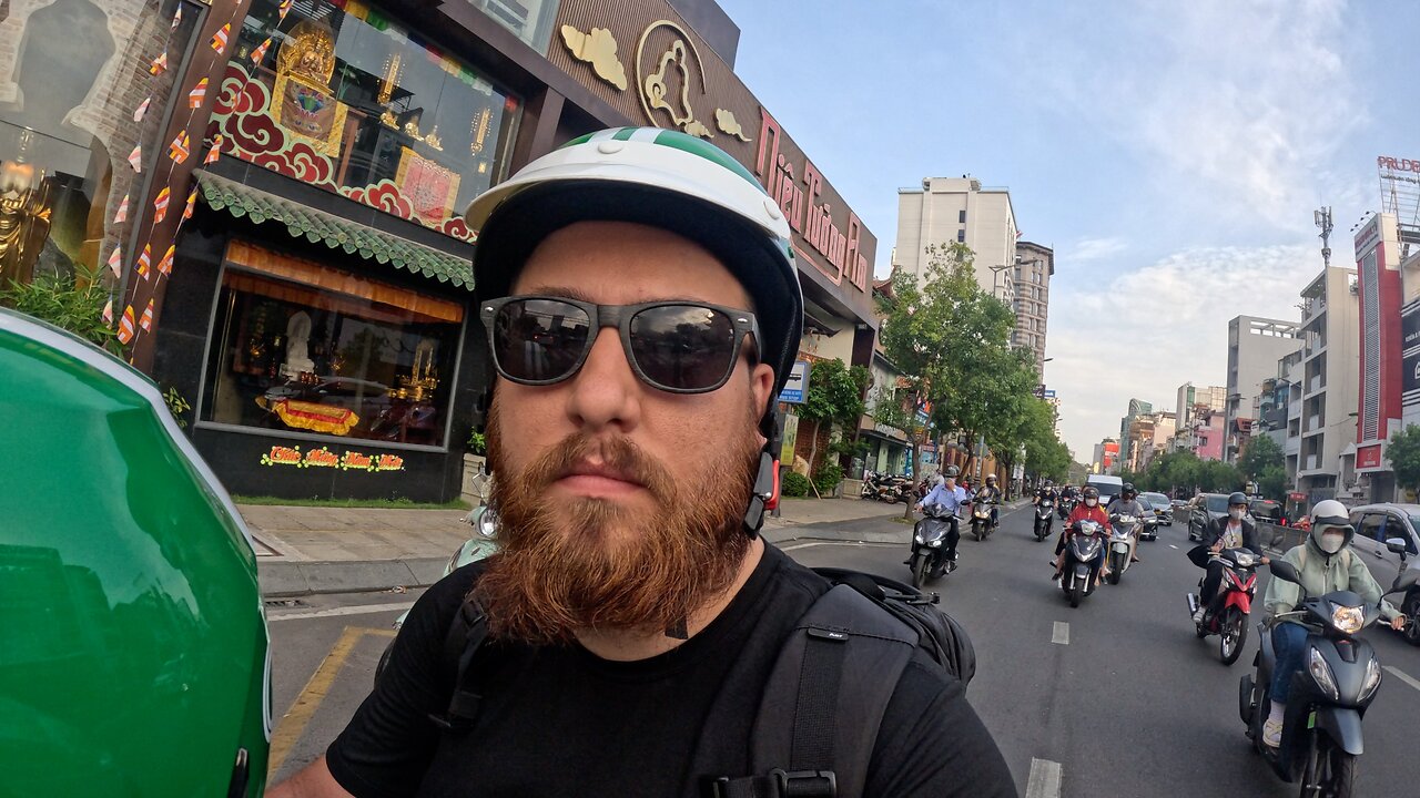Leaving Vietnam 🇻🇳 for Cambodia 🇰🇠Vlog #14