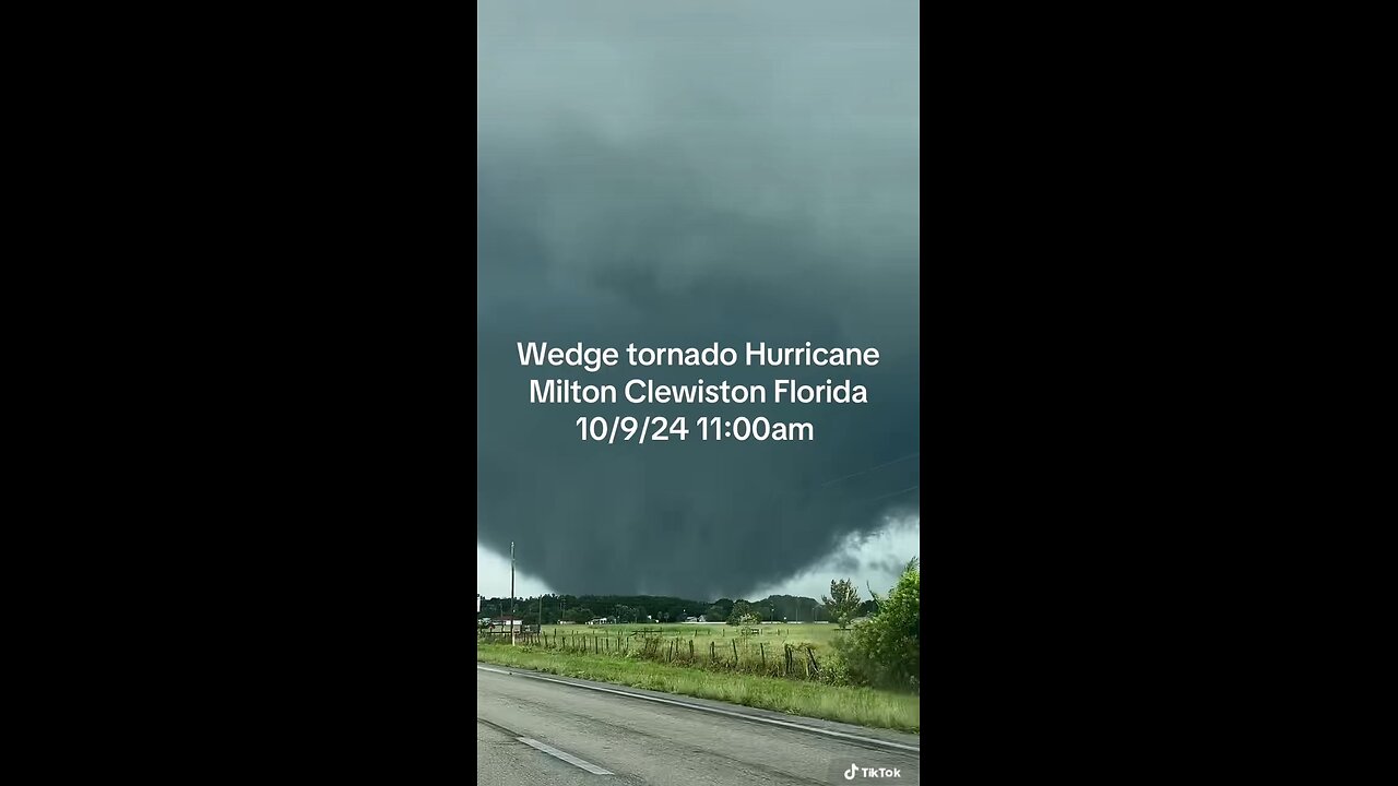 Wedge Tornado 🌪️ 11:00 🕚 AM In Florida With Hurricane 🌀 Milton