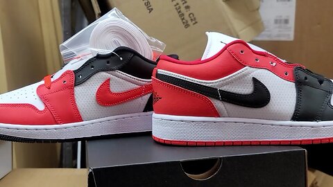 Air Jordan 1 Low SE 'Mismatched Infrared' (Gs)