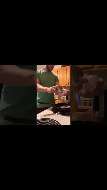 Cracking Eggs is SO SATISFYING 🥚🍳