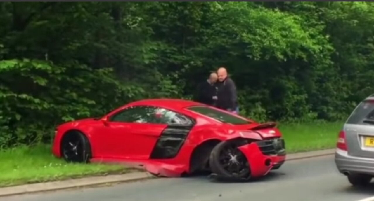 Guy crashes his new AUDI R4 !!!! Viral video