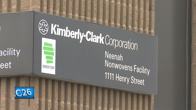 Sen. Baldwin meets with Kimberly-Clark employees