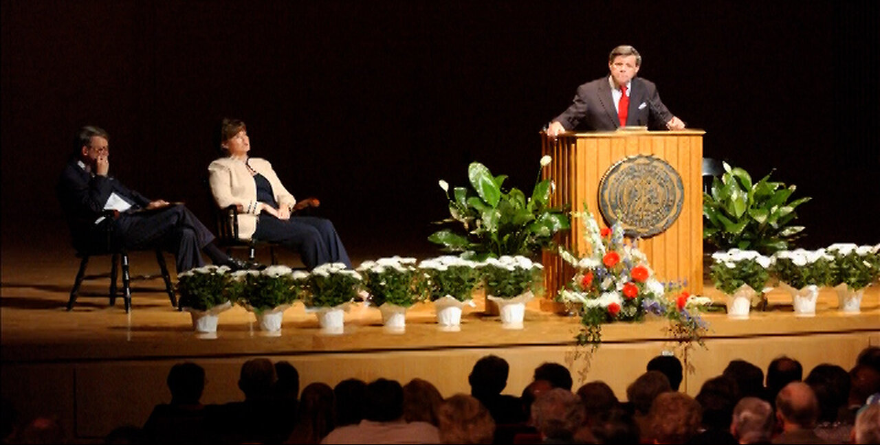 September 16, 2004 - Former US Ambassador to Iraq Paul Bremer Makes Headlines with Indiana Speech