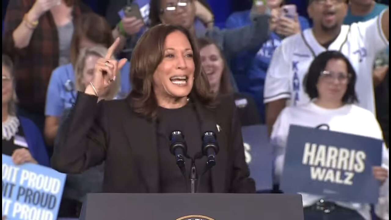 SHOUT YOUR NAME! Kamala FIRES UP Oakland Michigan rally