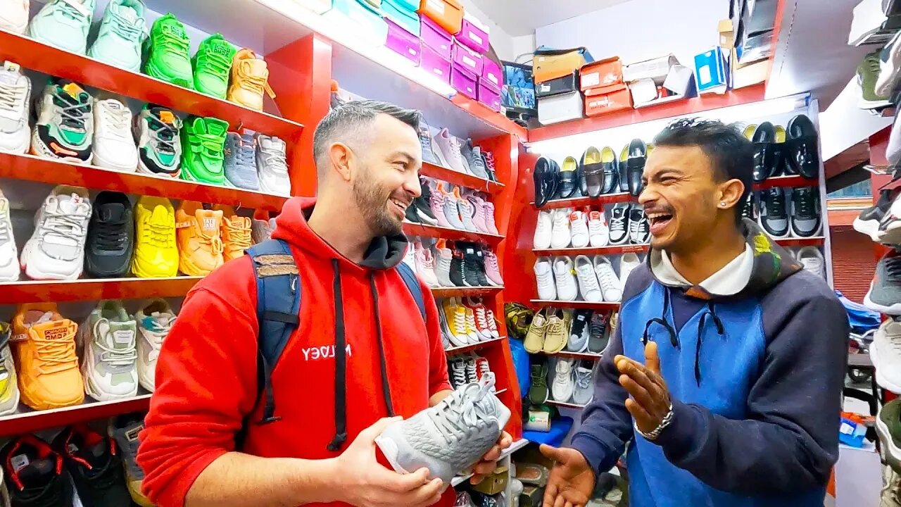 Nepal's happiest shoe salesman 🇳🇵