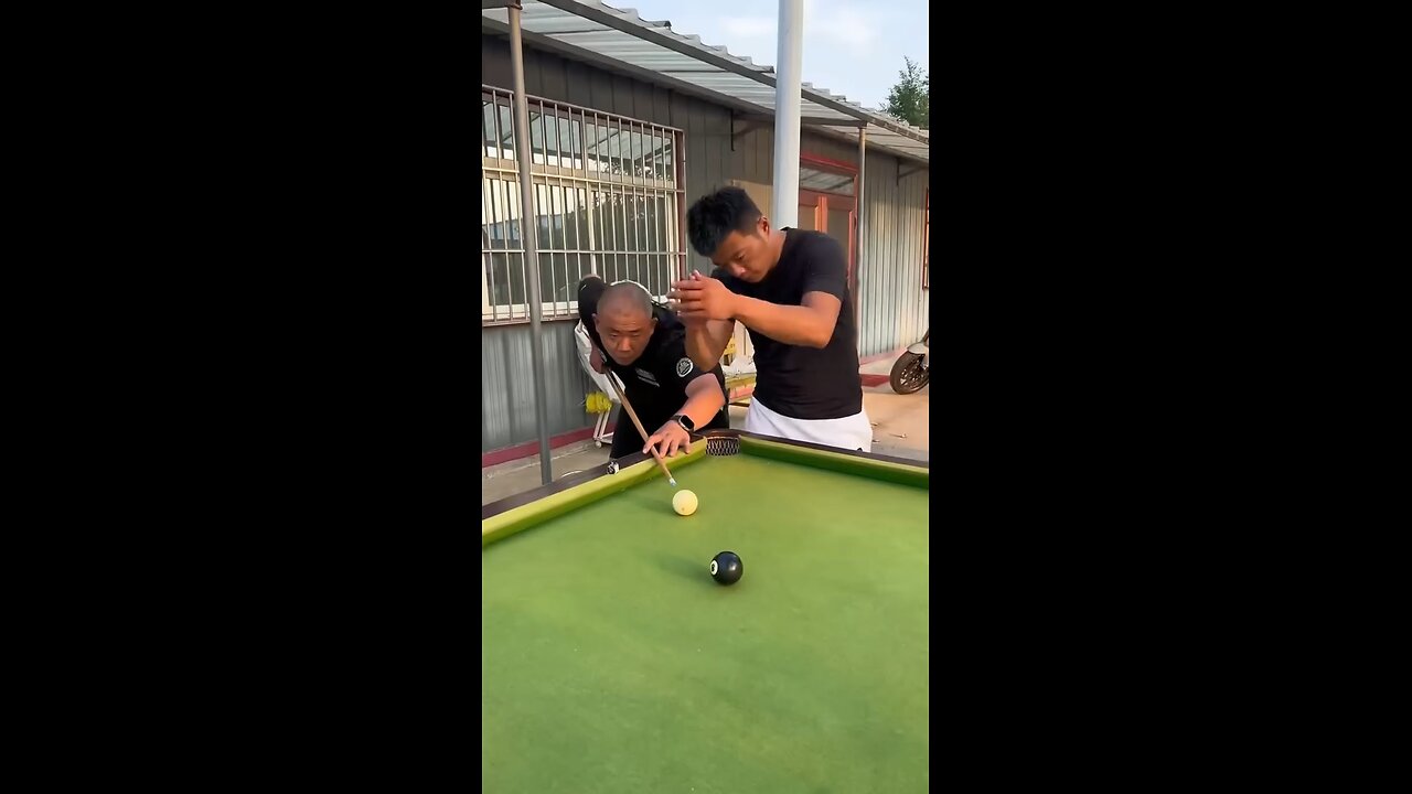 Funny billiard joke video (37M views)