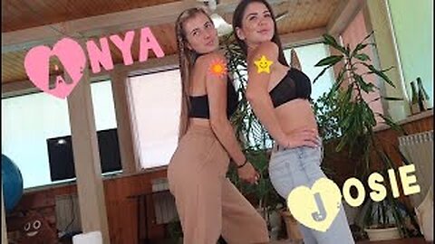 Body Paint at home || josephine and anya special video 😍