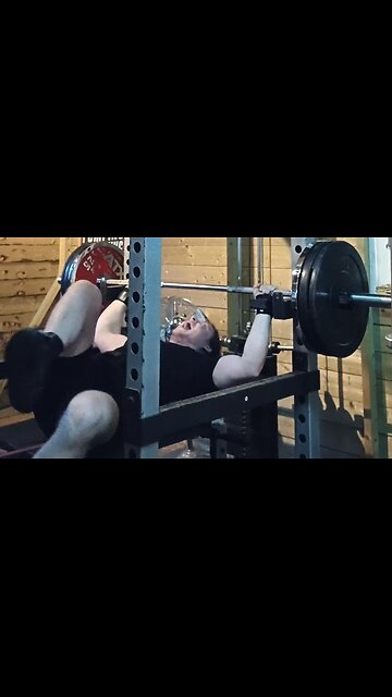 130 KGS PAUSED BENCH PRESS! NEW PR!