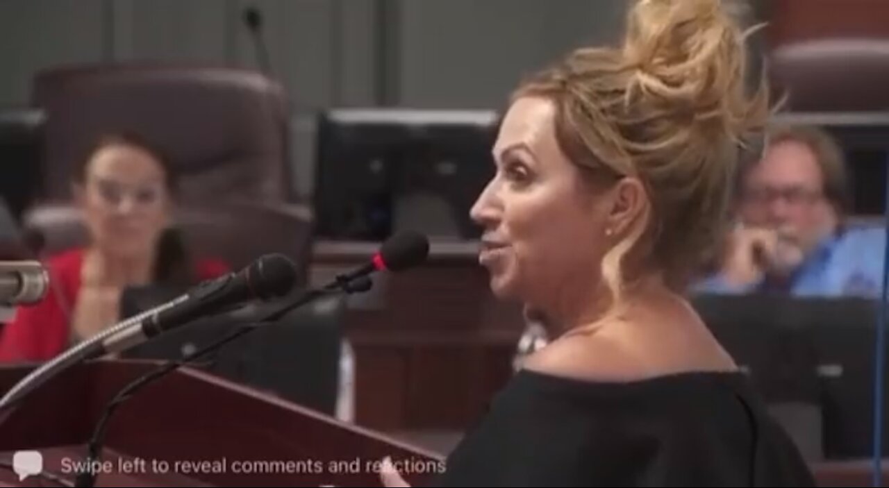 Former Disney star, Leigh-Allyn Baker gives anti-mask speech