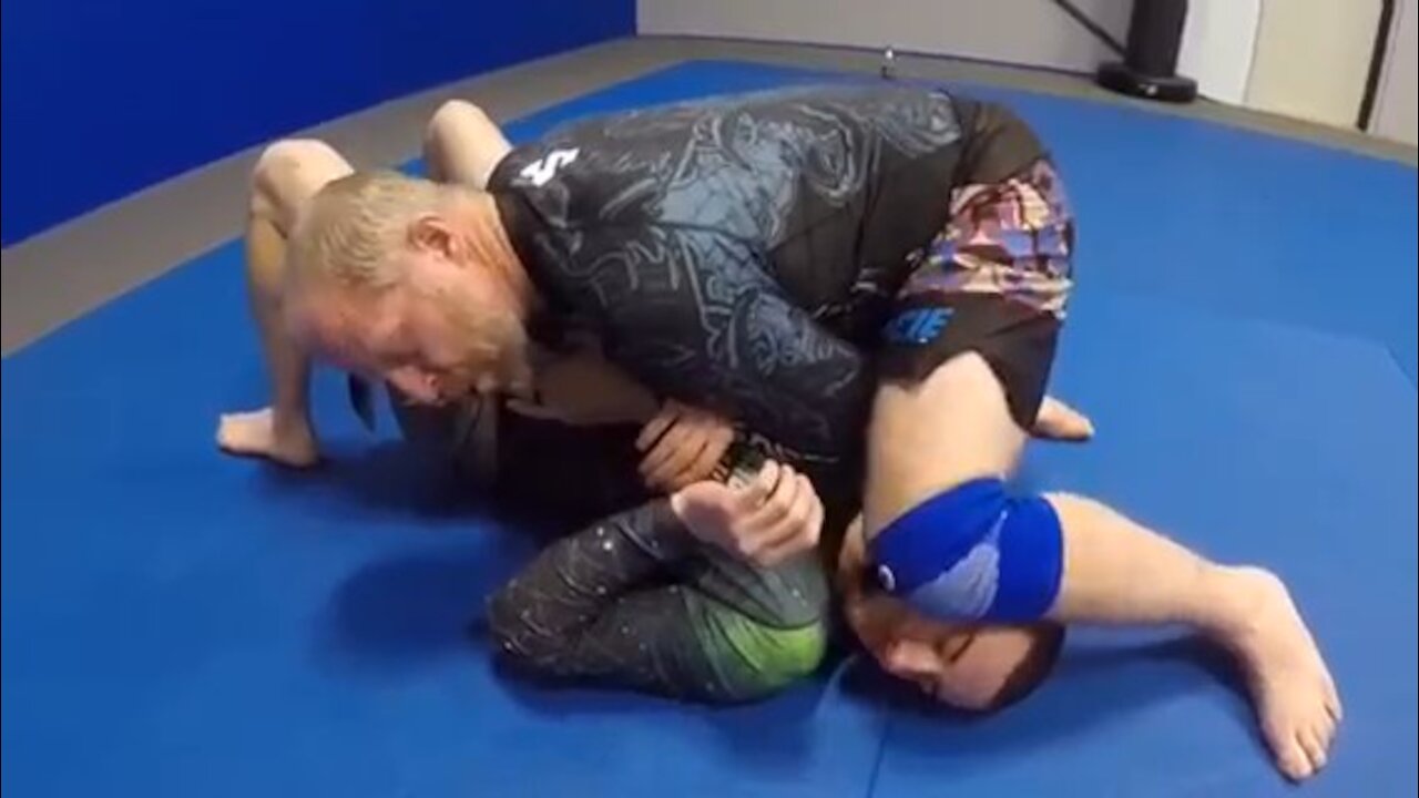 Side mount near side kimura