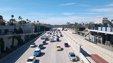 car traffic on the street🚗🚙