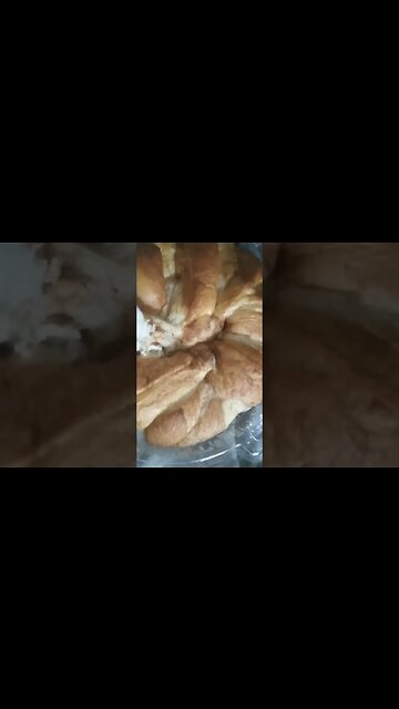 We buy Cinnamon Bread and Milky Cake