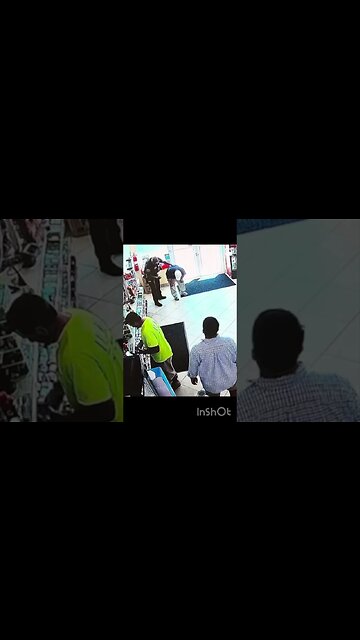 FL Cop Saves Choking Man in Gas Station #florida #bocaraton #police #heimlich