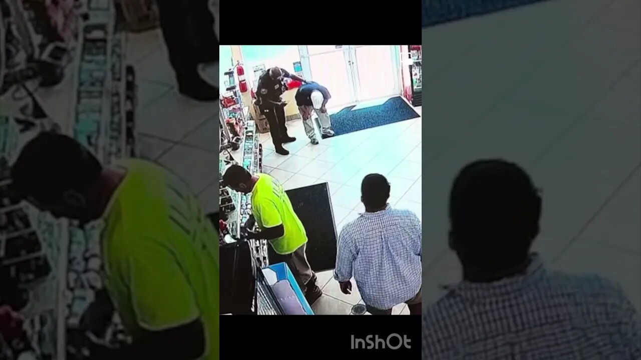 FL Cop Saves Choking Man in Gas Station #florida #bocaraton #police #heimlich
