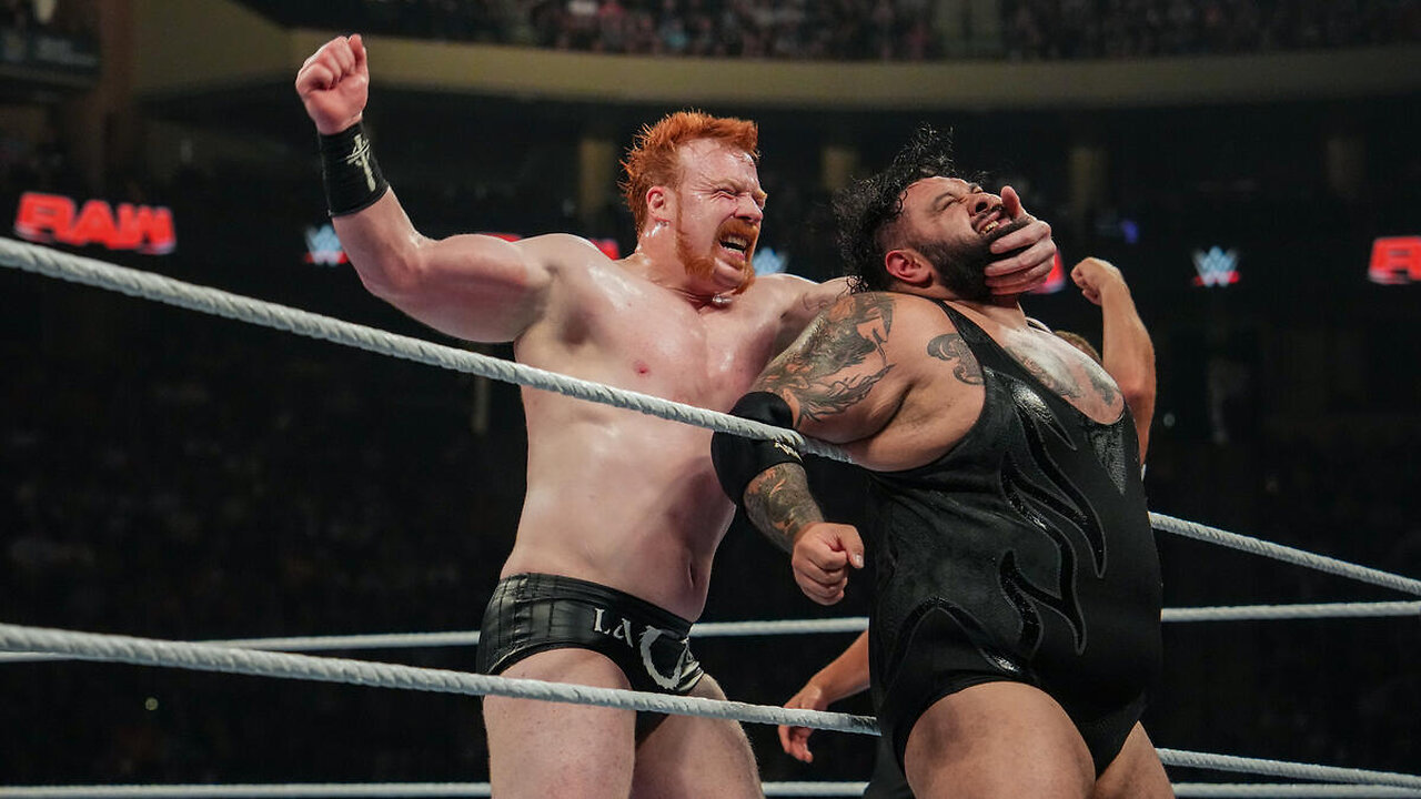 Bronson Reed Defeats Sheamus with Tsunami! #shorts