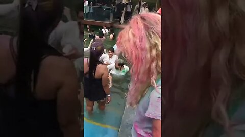 Foreigners party for Holi in New Delhi India 🇮🇳