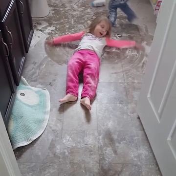 Little Girls Male Fake Snow Out Of Baby Powder And Soap