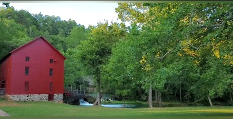 Alley Spring Hike, Eminence Missouri