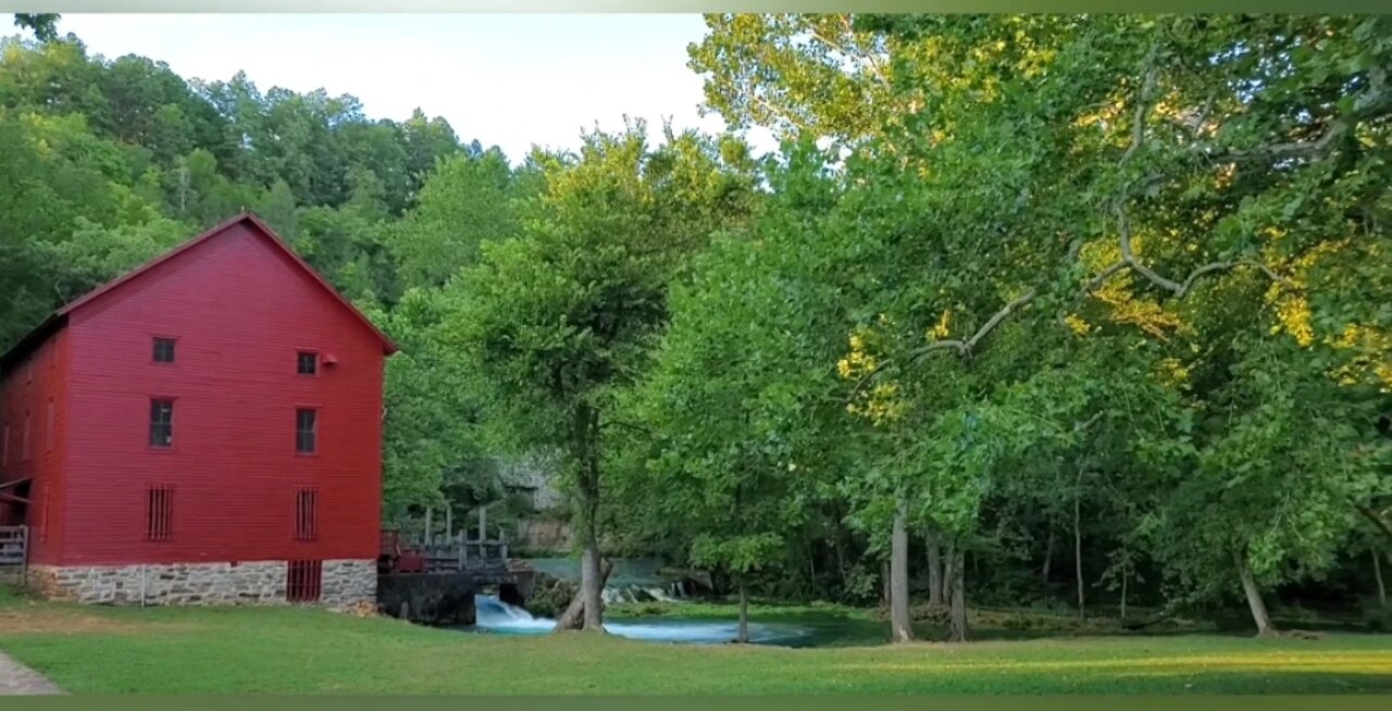 Alley Spring Hike, Eminence Missouri