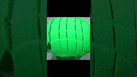 Very Satisfying and Relaxing Kinetic Sand ASMR, drop and squish