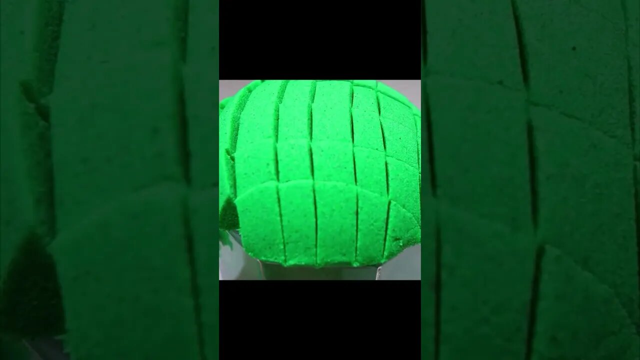 Very Satisfying and Relaxing Kinetic Sand ASMR, drop and squish