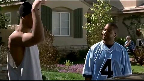 DayDay showing off them 20s