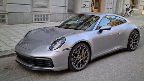 Nicely specced Porsche 992 Carrera S with yellow brake calipers = ceramic brakes [8k]