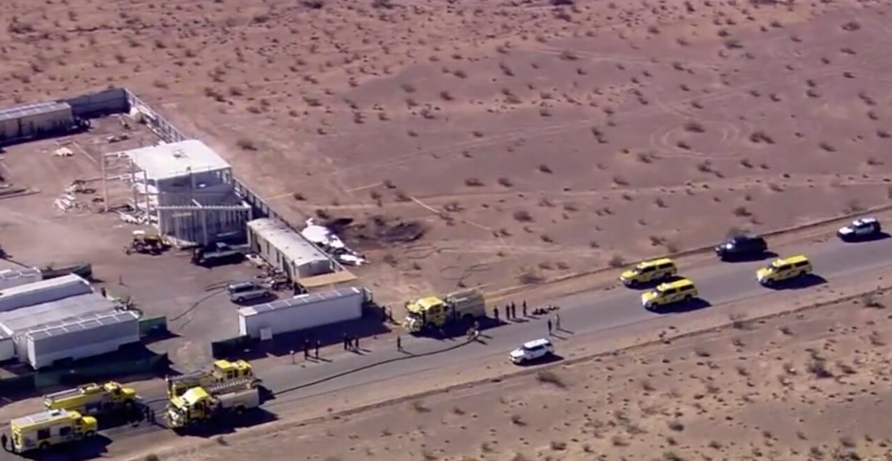 UPDATE: 2 dead after small plane crashes in southwest area of Las Vegas