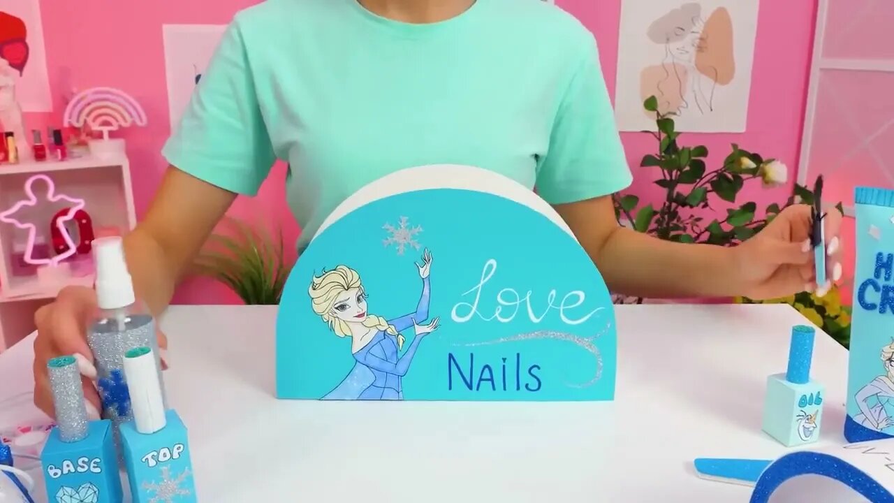 How To Make Jaw-Dropping Paper Manicure