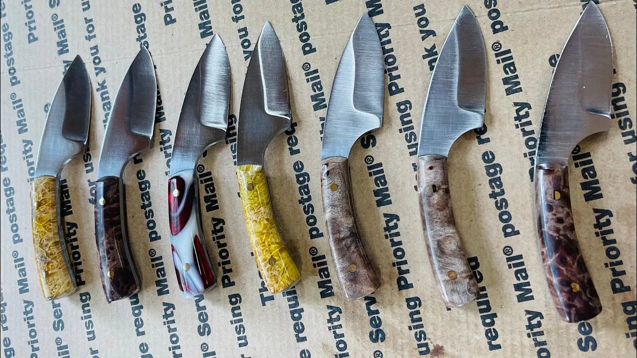 7 little knives ready for pants