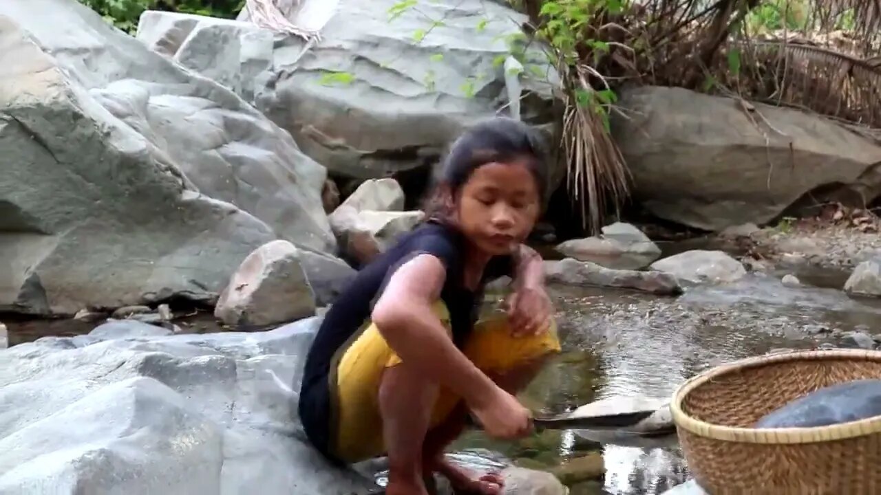 Catching crab in water & crab boiled on clay for food - Cooking crab eating delicious #1822 9