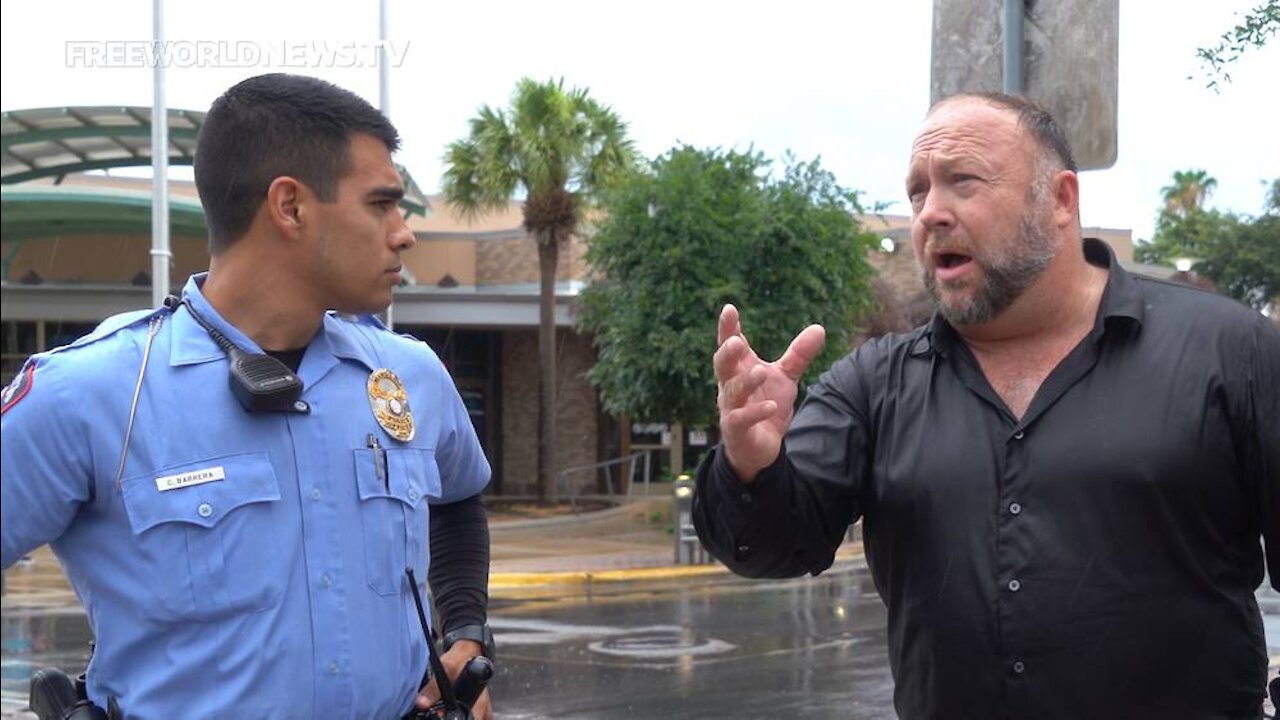 Alex Jones Confronts Local McAllen PD On Migrant Trafficking!
