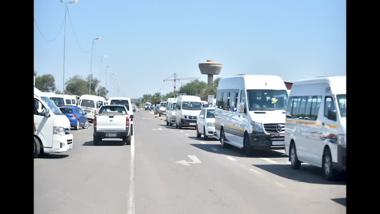 south Africa - Cape Town - Mbalula backtracks on 100% capacity for minibus taxis after outcry (5gN)