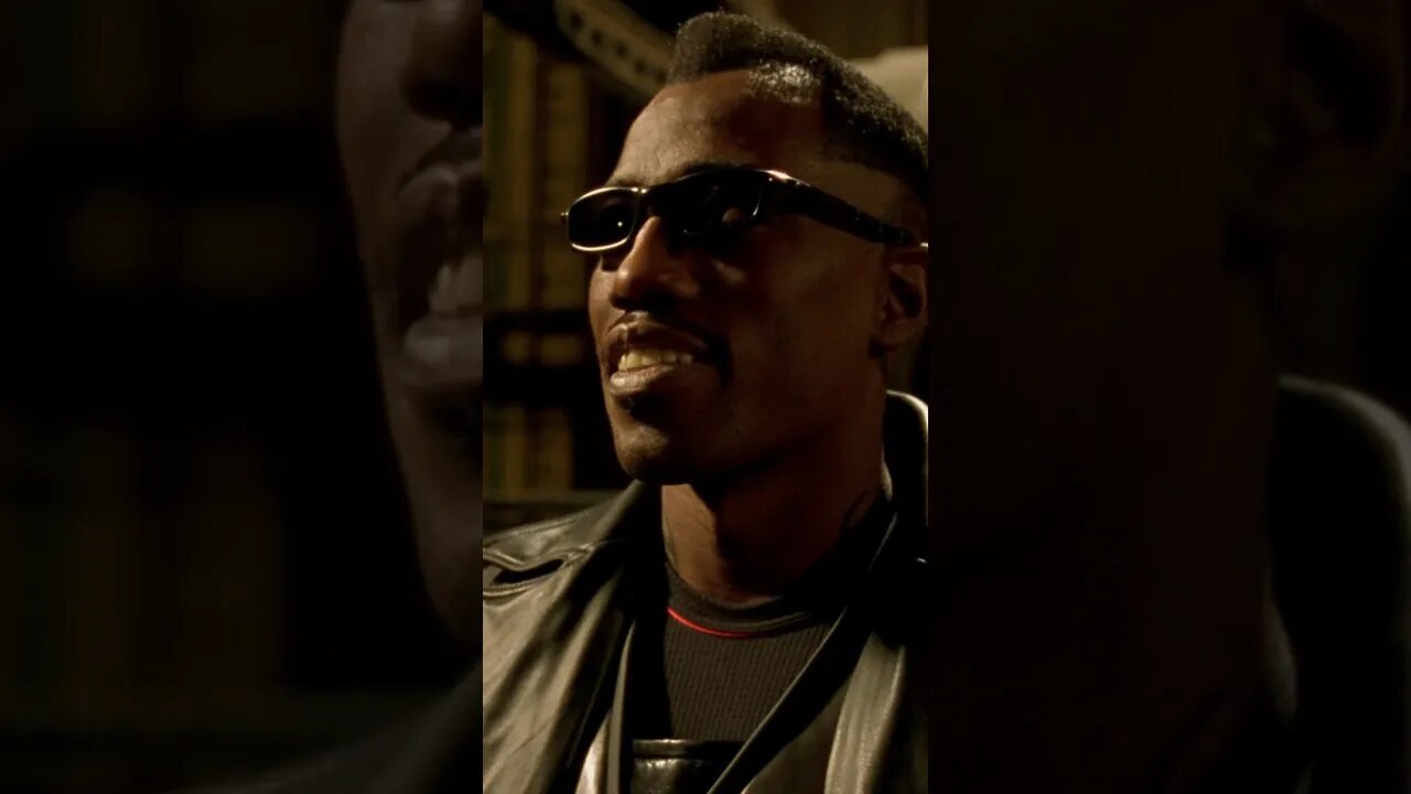 Blade introduces himself to the Bloodpack #bladeii #wesleysnipes #ronperlman #fasthands #vampires