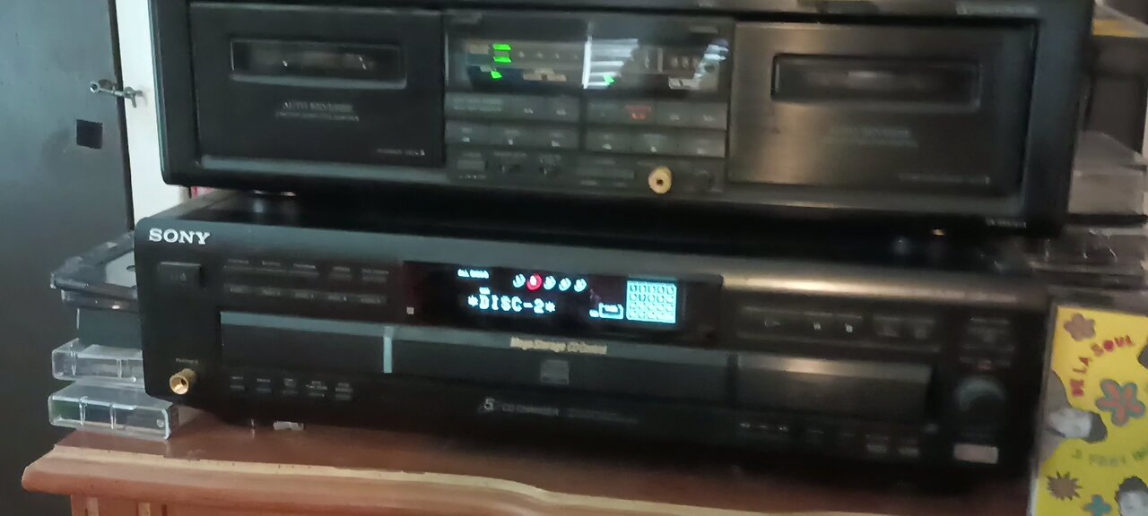 quick little test of my Onkyo t a r w 313 cassette deck (1992 )
