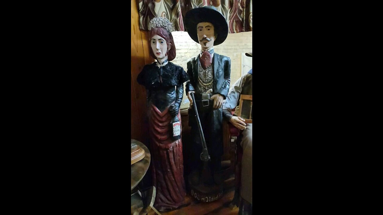 Antiques & Art on Main Pendleton Oregon.