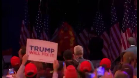 Hulk Hogan Entrance at MSG Trump Rally!