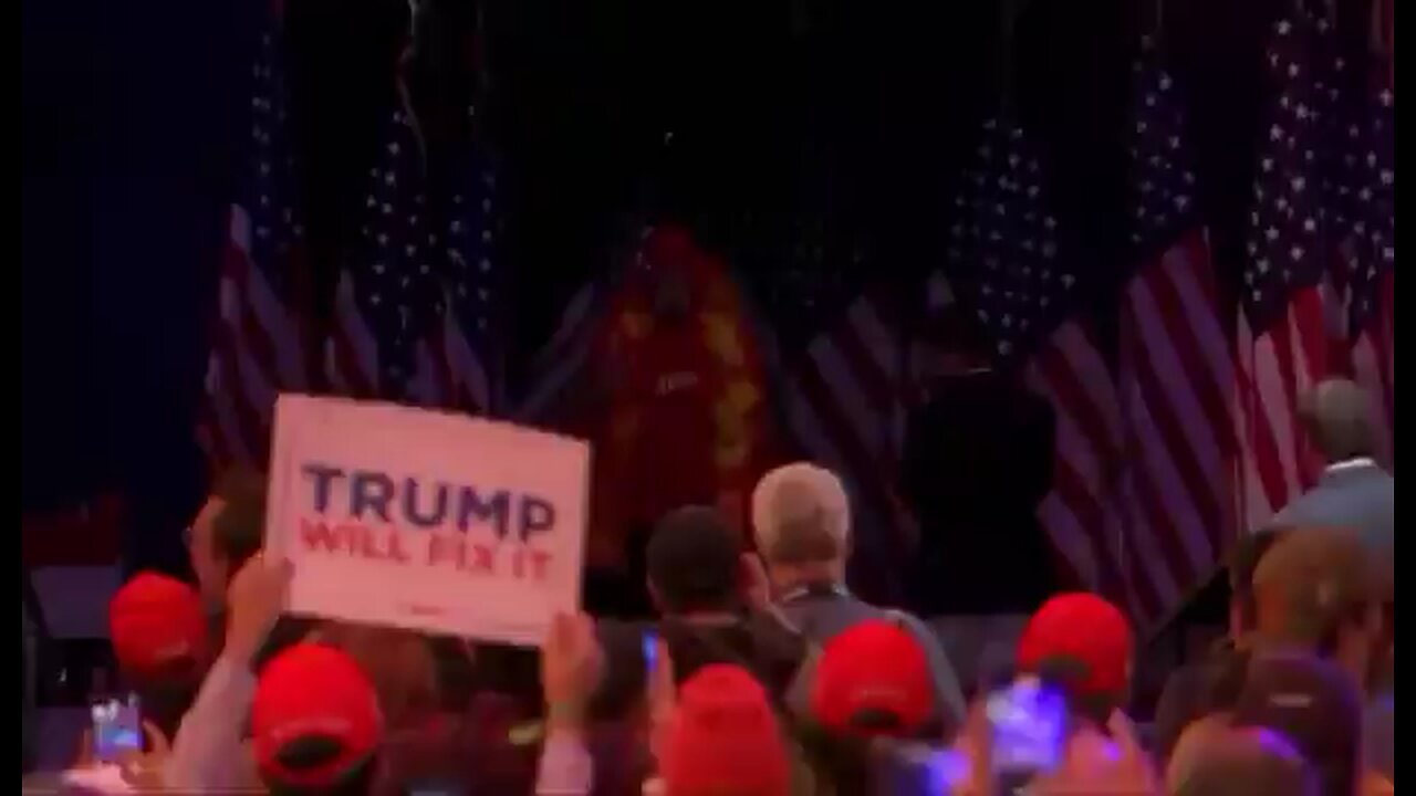 Hulk Hogan Entrance at MSG Trump Rally!