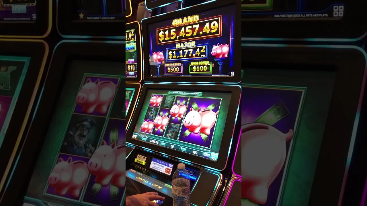 THE PIGGIES KEEP COMIN' THROUGH!!! #casino #slots #casinogame #gambling#slotwin #bonusfeature