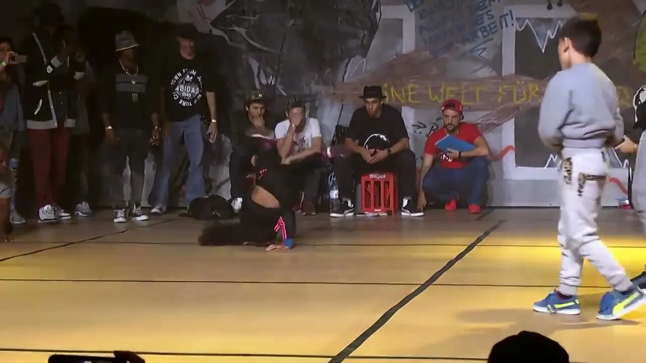 Kidz Dance Battle by "Nothing but Flavor". 2 girls vs 2 boys. Amazing!-19