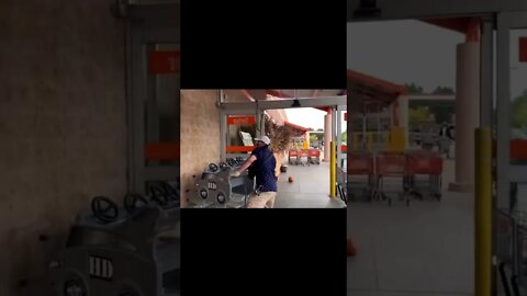 Angry guy throwing pumpkins into a Home Depot 😂#crazyvideo #shorts #angry #pumpkin #homedepot