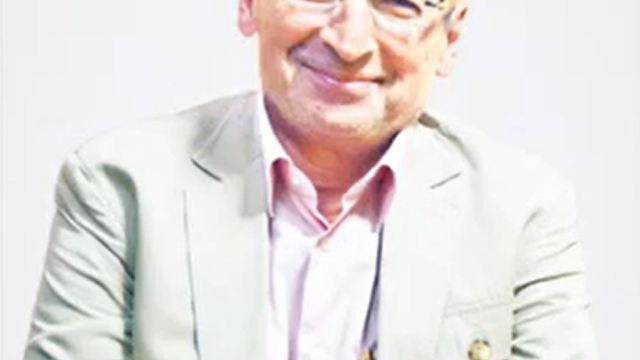 Sadegh Zibakalam speaking of the late king of Iran