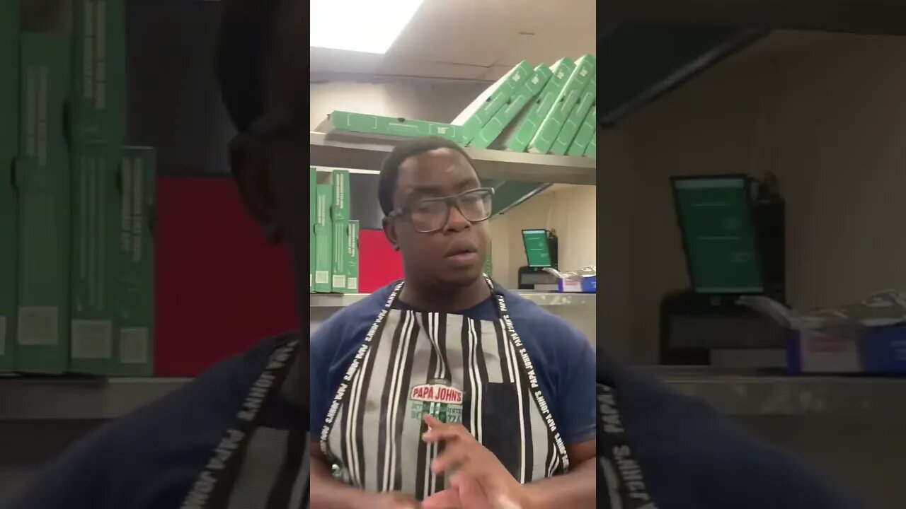 Customer gets robbed by employee at papa John’s