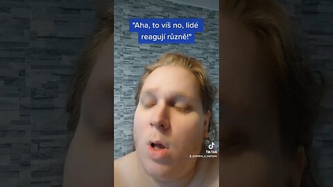 TOHLE se MI STALO DNES v MHD! MLADÁ ŽENA KOJILA DÍTĚ v TRAMVAJI!? SKANDÁL!? #funny #shorts #tiktok