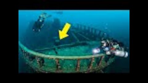 Diver Opens 340-Year-Old Jar, Regrets It When He Sees What Was Growing Inside