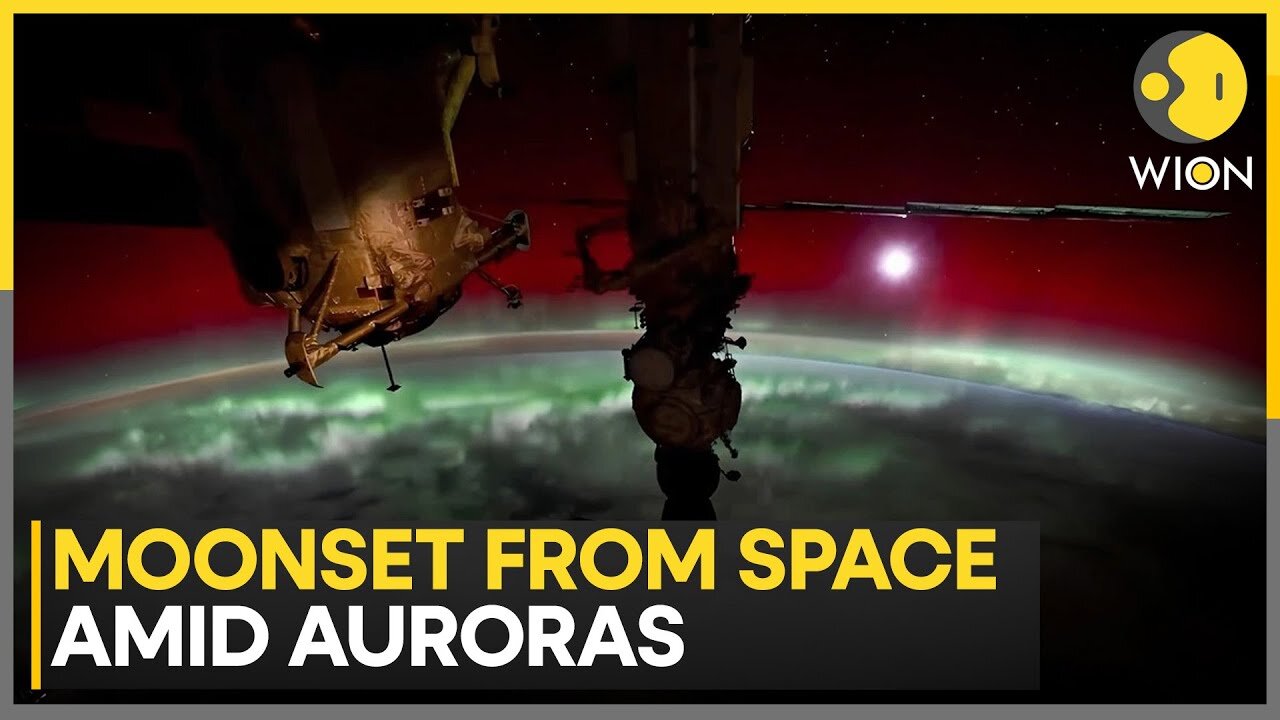 Astronaut records Moon setting behind Earth amid auroras | Latest News | WION